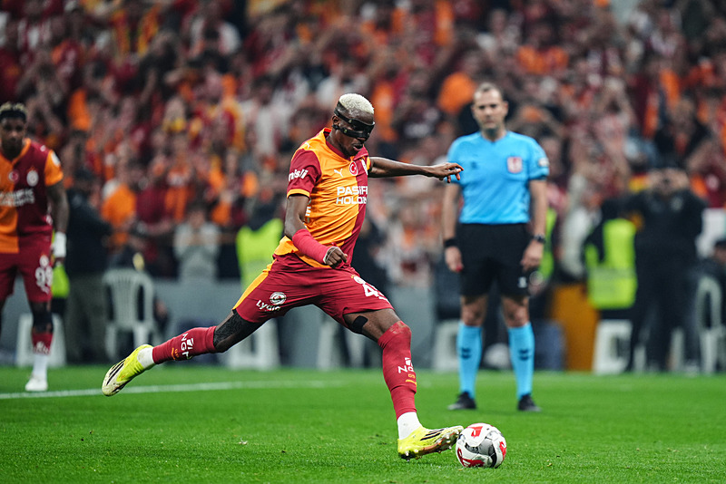 Avrupa devlerinden Victor Osimhen kapışması! 120 milyon Euro...