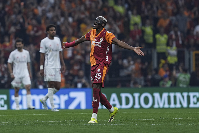 Avrupa devlerinden Victor Osimhen kapışması! 120 milyon Euro...
