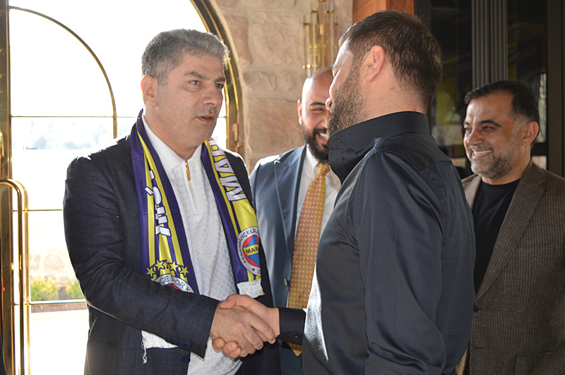 Fenerbahçe’nin gündemindeki Farioli’den geleceğiyle ilgili flaş karar!