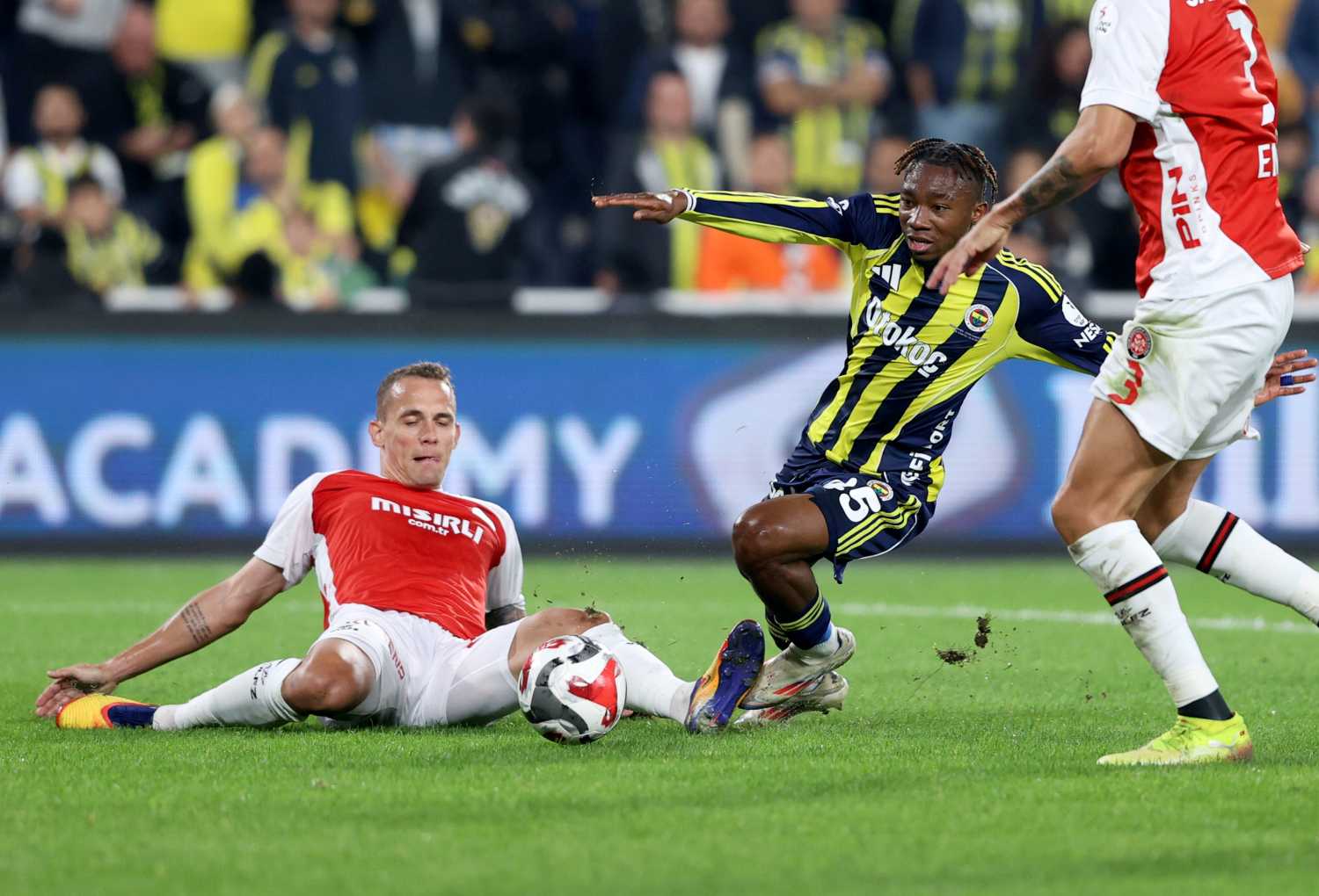 Fenerbahçe’de sakatlık gelişmesi! Sahalara ne zaman döneceği belli oldu