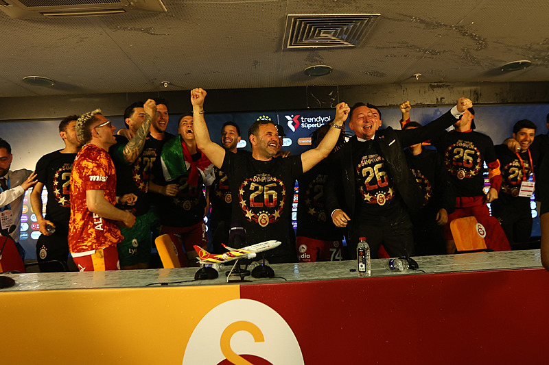 Galatasaray’da Okan Buruk gelişmesi! Yeni sözleşmesi ortaya çıktı