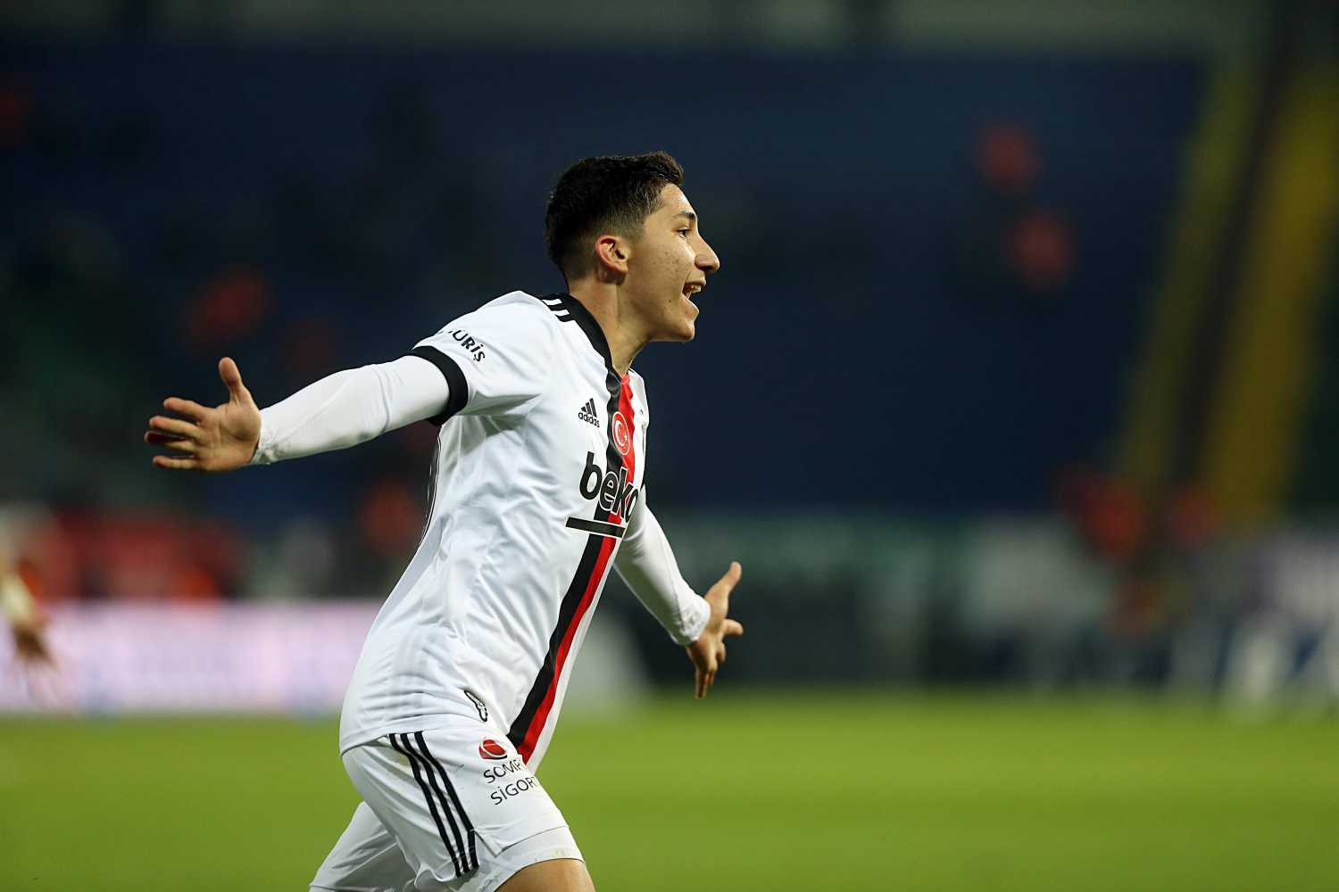 Galatasaray’dan transferde Emirhan İlkhan sürprizi!