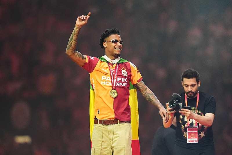 Galatasaray’da Okan Buruk’tan transfer kararı! O bölgeye dokunulmayacak