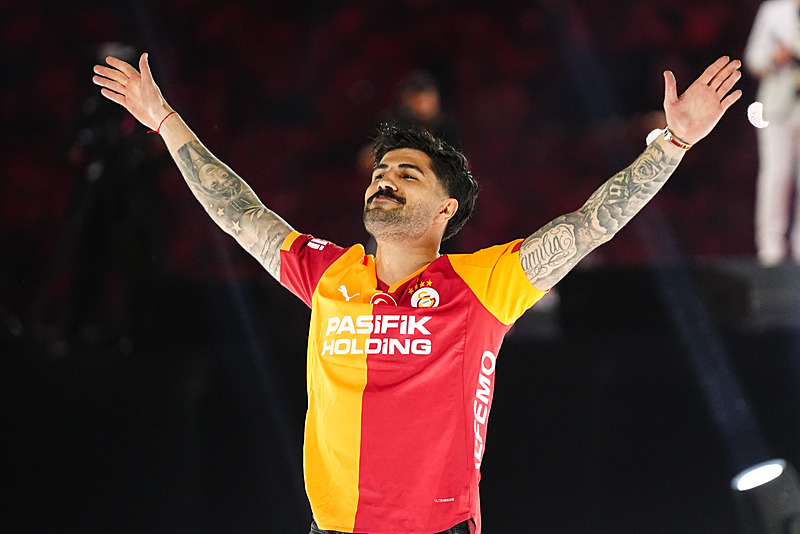 Galatasaray’da Okan Buruk’tan transfer kararı! O bölgeye dokunulmayacak