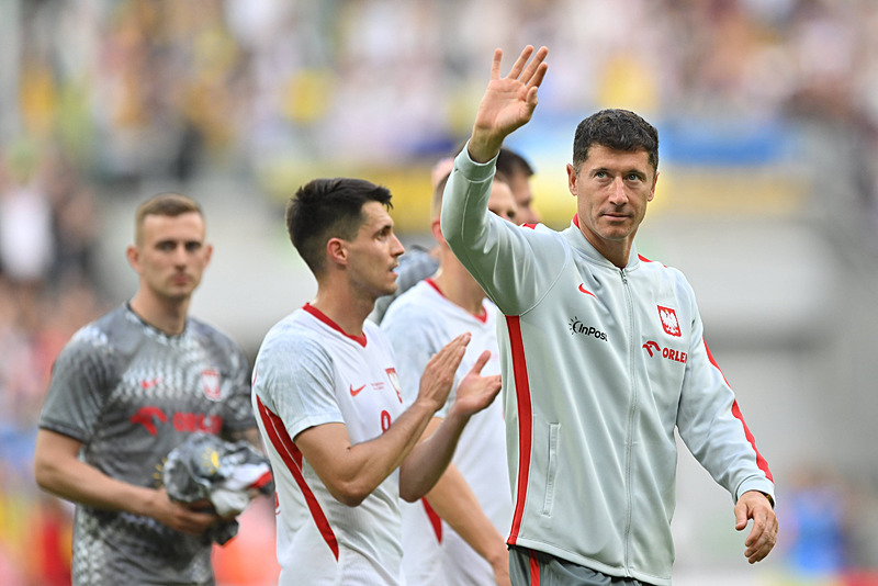 Lewandowski’nin eşinden flaş transfer yanıtı! Fenerbahçelileri heyecanlandıran gelişme