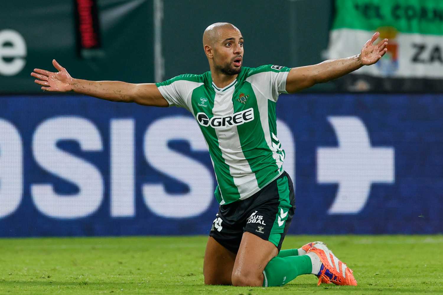 Fenerbahçe’de Sofyan Amrabat kararını yönetime bildirdi