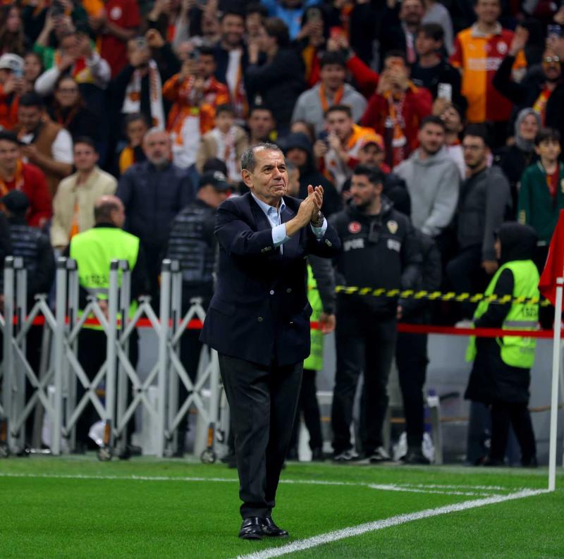 Galatasaray’da Okan Buruk ile Dursun Özbek arasında sözleşme ve transfer toplantısı!