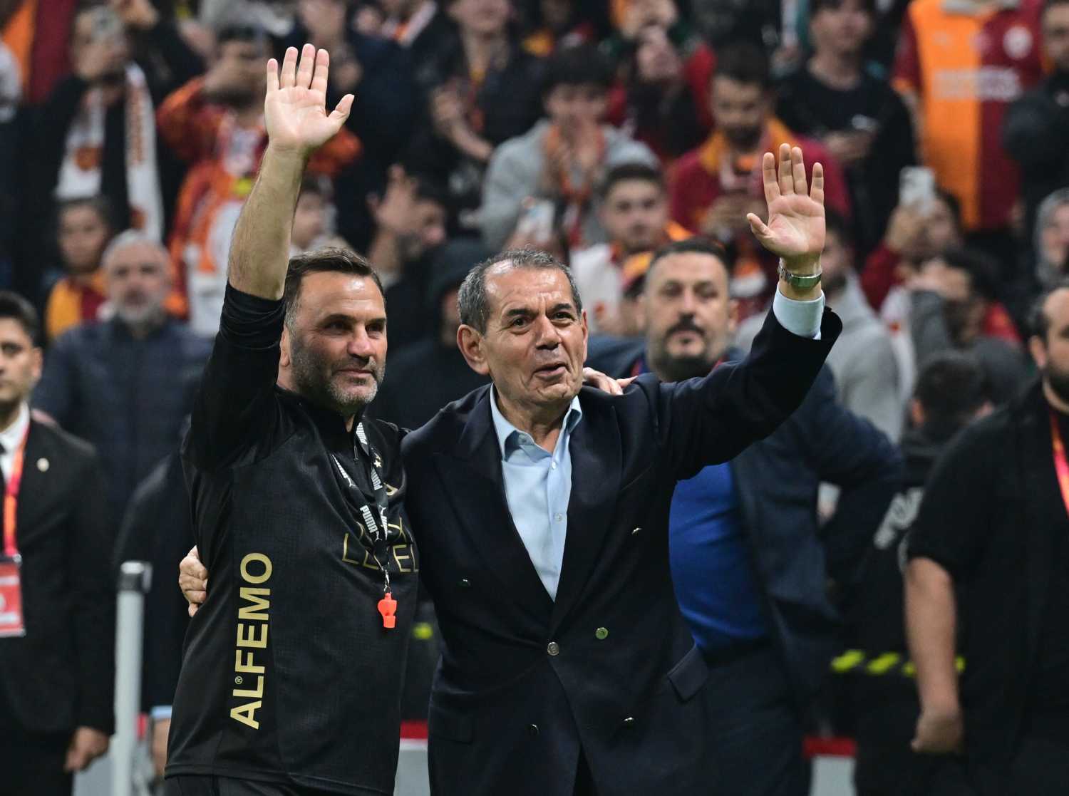 Galatasaray’da Okan Buruk ile Dursun Özbek arasında sözleşme ve transfer toplantısı!