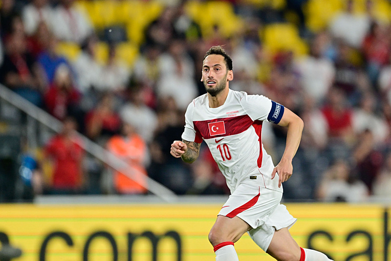 Hakan Safi’den Hakan Çalhanoğlu açıklaması! Transferi böyle duyurdu