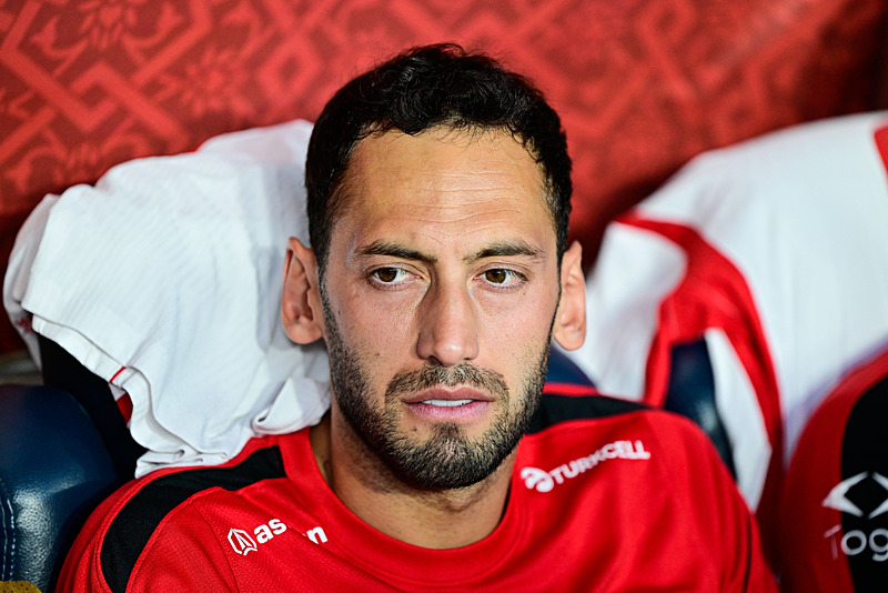 FENERBAHÇE TRANSFER HABERİ: Aziz Yıldırım’dan flaş Hakan Çalhanoğlu hamlesi!