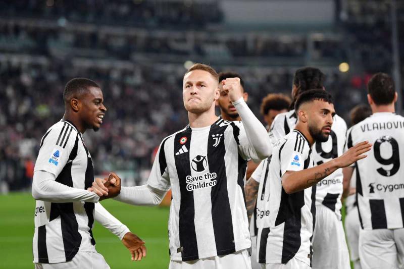 Fenerbahçe ve Galatasaray arasında dev transfer yarışı!