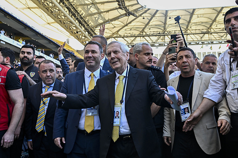 Fenerbahçe ve Galatasaray arasında dev transfer yarışı!