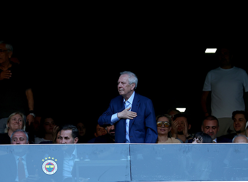 Fenerbahçe’den Beşiktaş’ın eski yıldızına transfer kancası!
