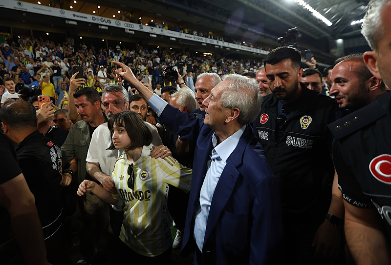 Fenerbahçe’den Beşiktaş’ın eski yıldızına transfer kancası!