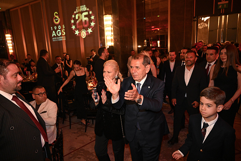 Osimhen Galatasaray’dan ayrılacak mı? Dursun Özbek açıkladı