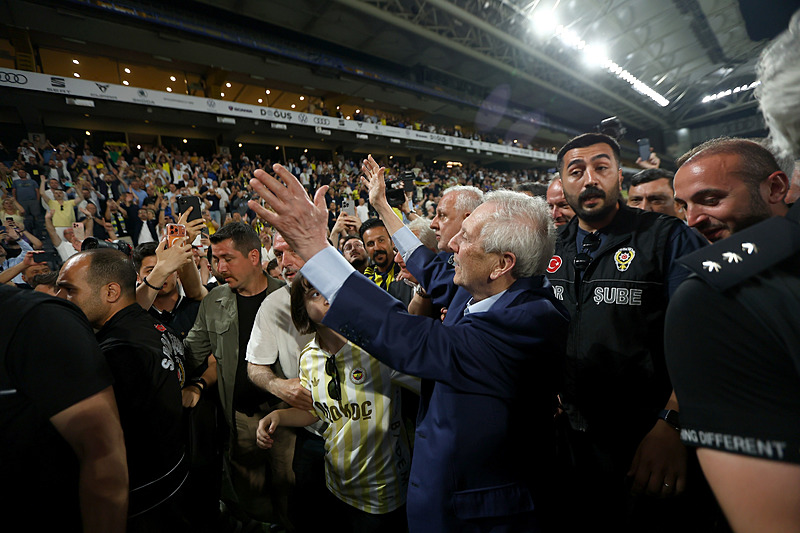 Lewandowski’den Fenerbahçe’ye kötü haber! Transfer görüşmeleri için...