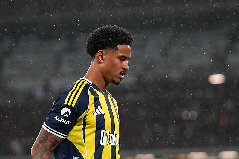 Fenerbahçe’de stoper operasyonu! Listede 4 yıldız var