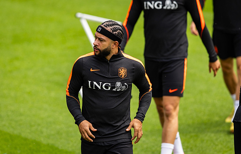 Kanarya’dan dünya yıldızına tranfer kancası! Memphis Depay...