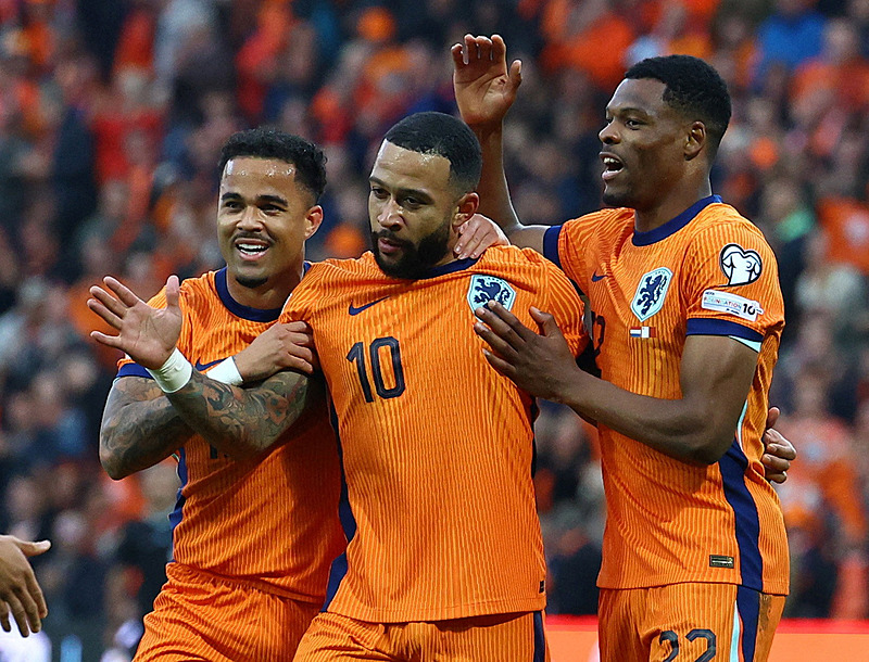 Kanarya’dan dünya yıldızına tranfer kancası! Memphis Depay...