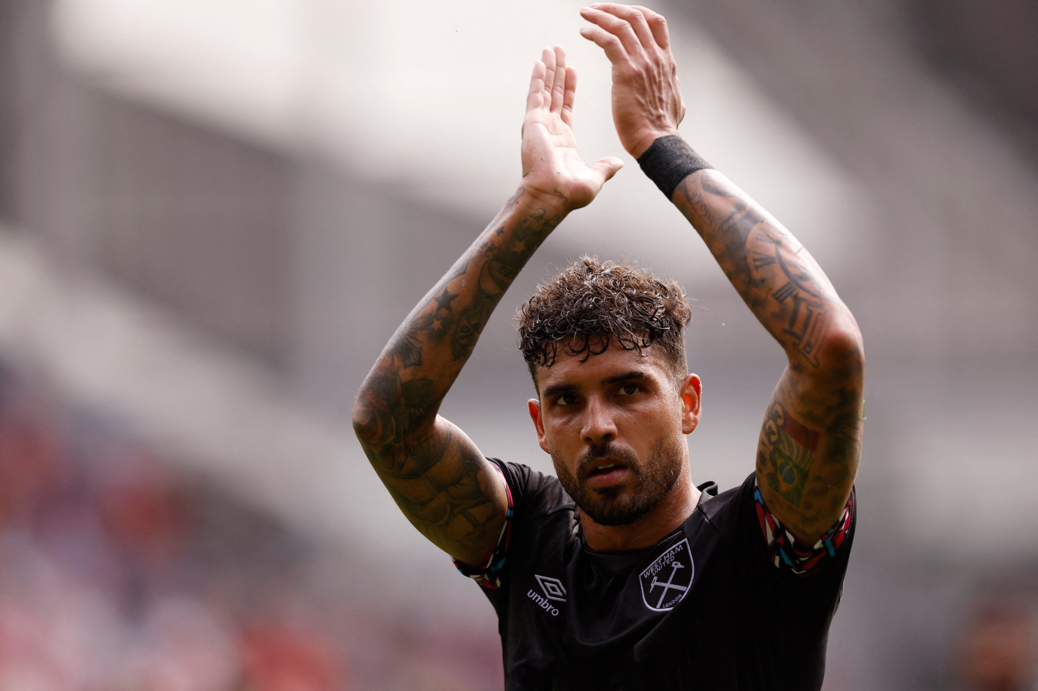 TRANSFER HABERİ: Fenerbahçe’den sol bek bombası! Eğer Archie Brown ayrılırsa...