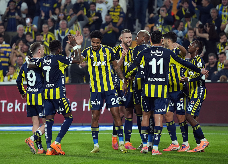 TRANSFER HABERİ: Fenerbahçe’den sol bek bombası! Eğer Archie Brown ayrılırsa...