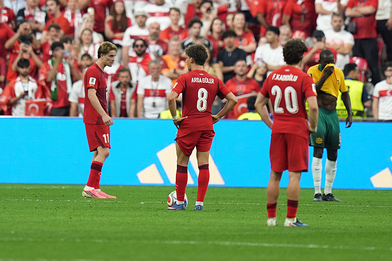 Vincenzo Montella’dan Paraguay maçı kararı: İlk 11’den 2 ismi kulübeye çekecek!
