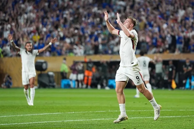 Galatasaray’a İngiltere’den sürpriz transfer önerisi! 9 numara için son karar...