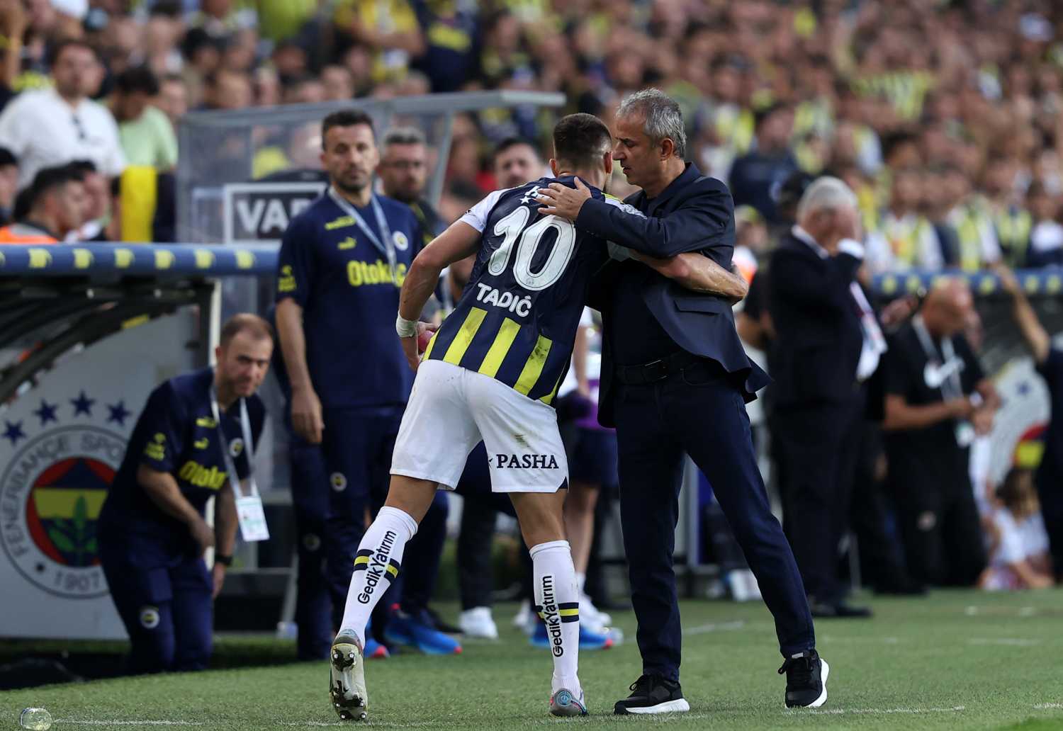 FENERBAHÇE HABERİ: İsmail Kartal’dan o yıldıza sürpriz telefon! Bizzat görüştü ve...