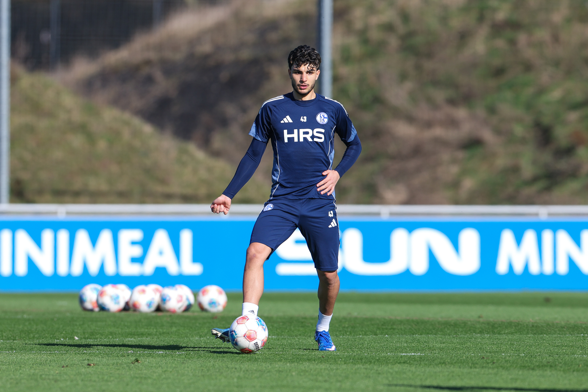 Galatasaray’dan sürpriz transfer! O ismin kardeşi Aslan oluyor