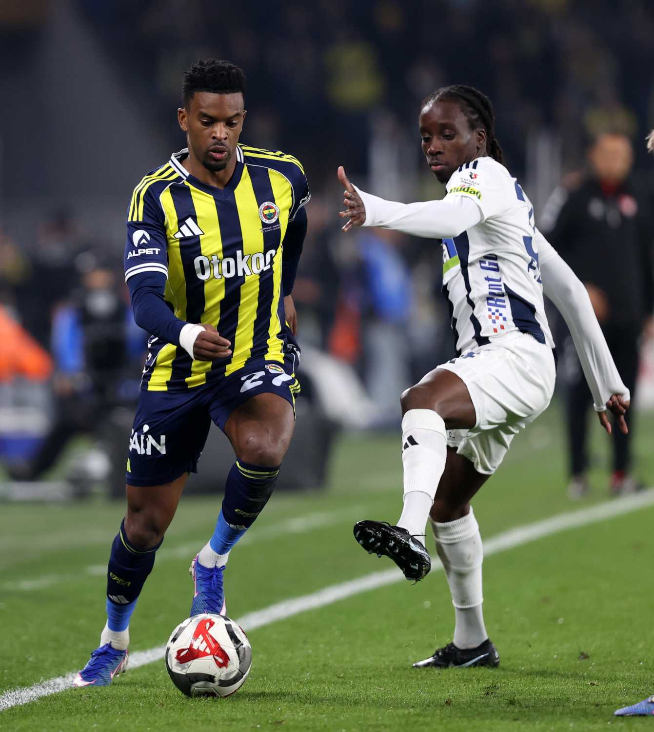 Fenerbahçe’de o oyuncunun kaderi İsmail Kartal’a bağlı! Aziz Yıldırım yıldız isimden hoşnut değil