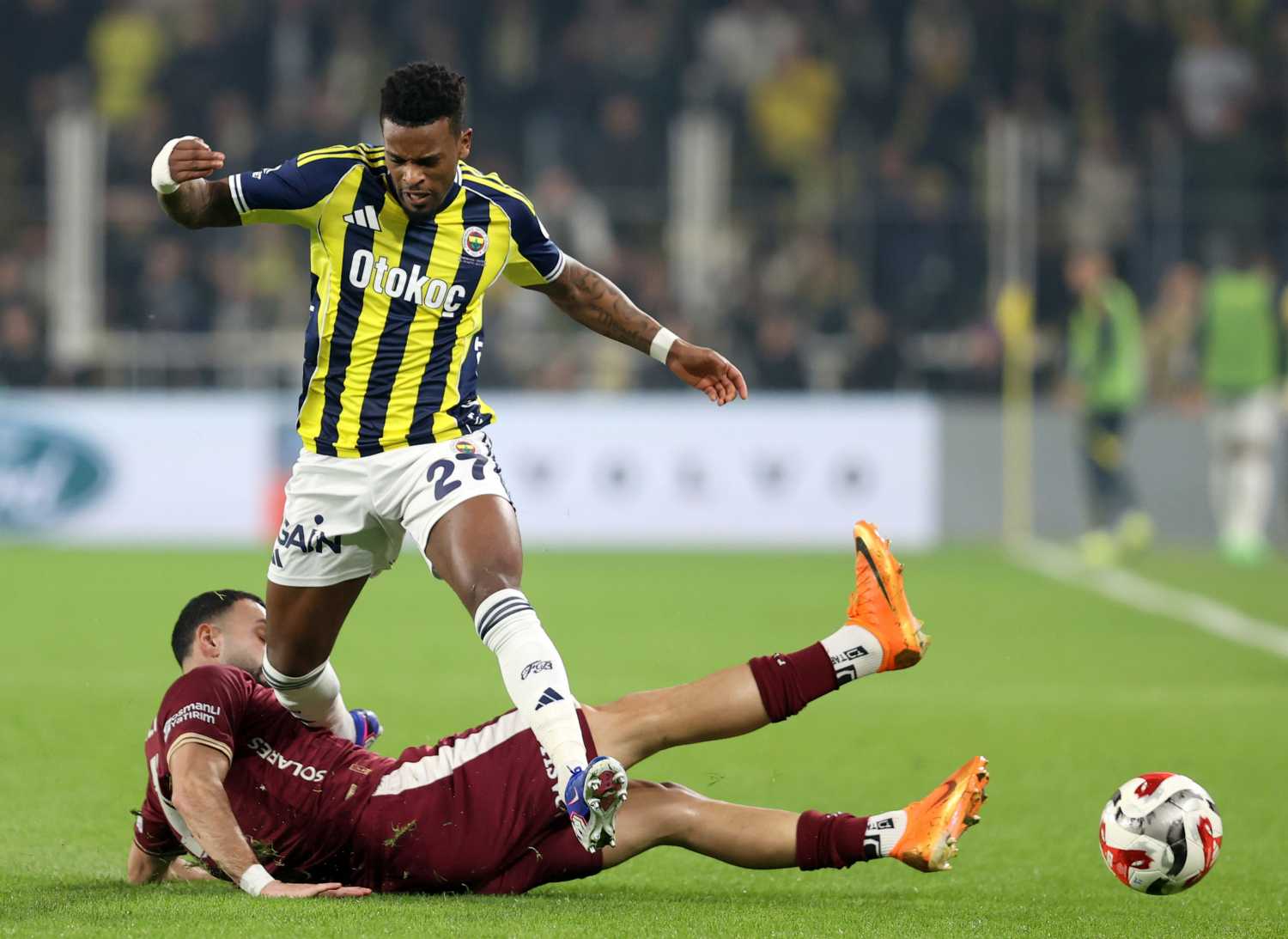 Fenerbahçe’de o oyuncunun kaderi İsmail Kartal’a bağlı! Aziz Yıldırım yıldız isimden hoşnut değil