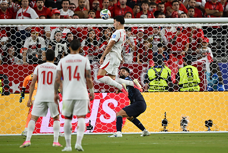 Spor yazarları Türkiye-Paraguay maçını yorumladı!