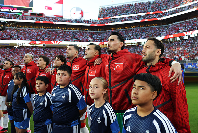 Spor yazarları Türkiye-Paraguay maçını yorumladı!