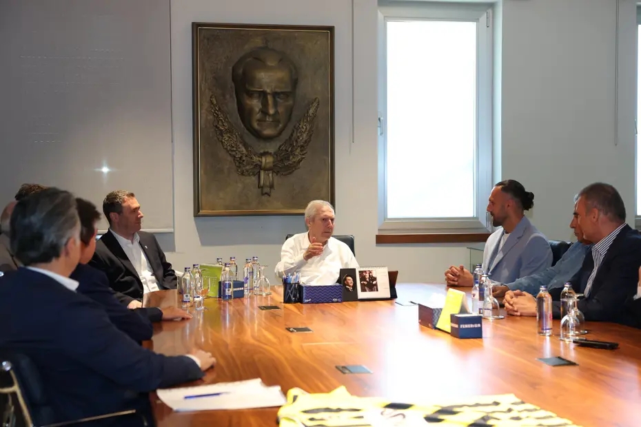 Galatasaray istediği Belçikalı yıldızı Fenerbahçe transfer edebilir!