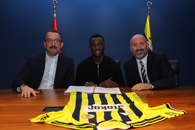 Fenerbahçe’den forvet transferinde ters köşe!