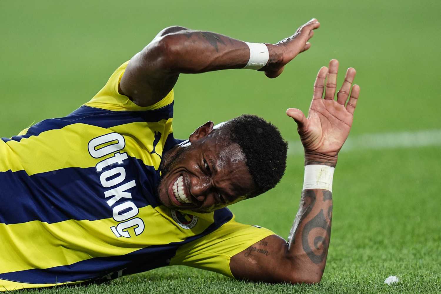 Fenerbahçe’de yıldız isim o tarihte imzayı atacak! Ayrılık planı...