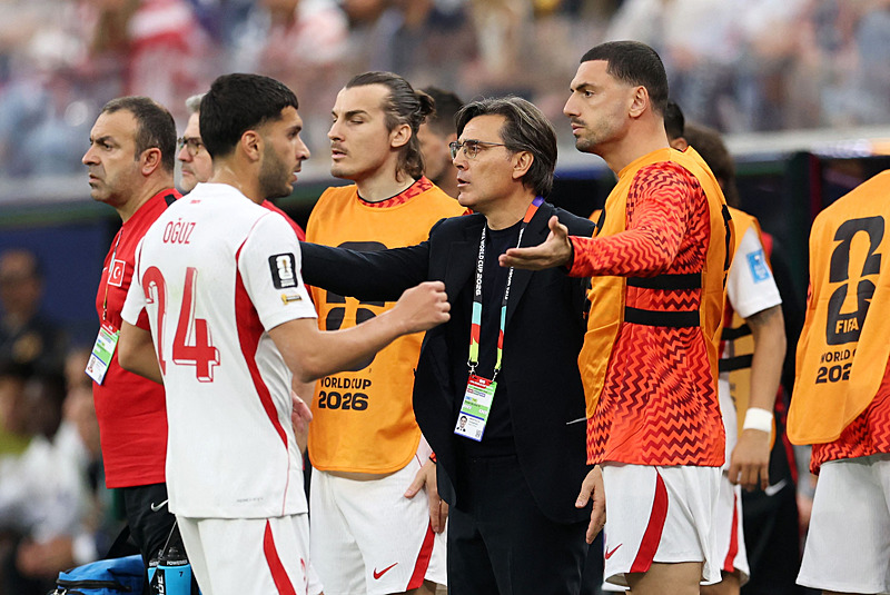 Spor yazarları Türkiye-ABD maçını yorumladı: Okyanusu geçtik derede boğulduk!
