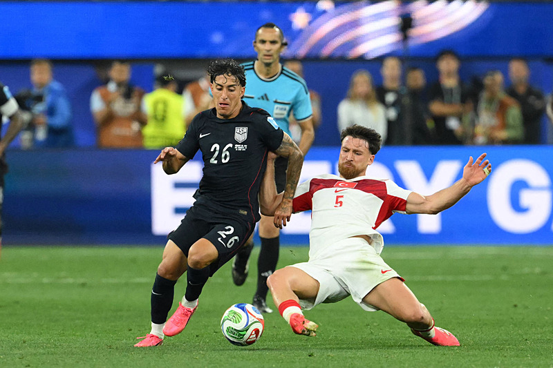 Spor yazarları Türkiye-ABD maçını yorumladı: Okyanusu geçtik derede boğulduk!