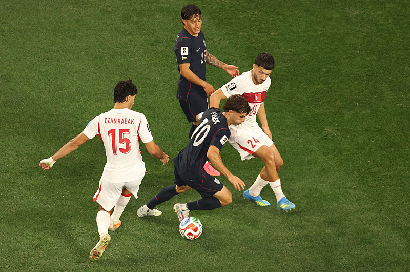 Spor yazarları Türkiye-ABD maçını yorumladı: Okyanusu geçtik derede boğulduk!