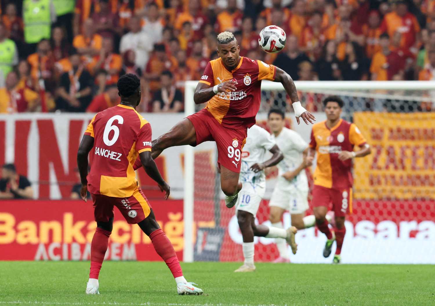 Galatasaray’da Lemina’nın ayrılığı 10+4 kuralına bağlı! G.Saray’ın alternatif planı...