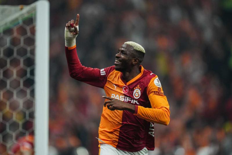 İngiliz yazar, Victor Osimhen transferini değerlendirdi! Rekor bedel ortaya çıktı