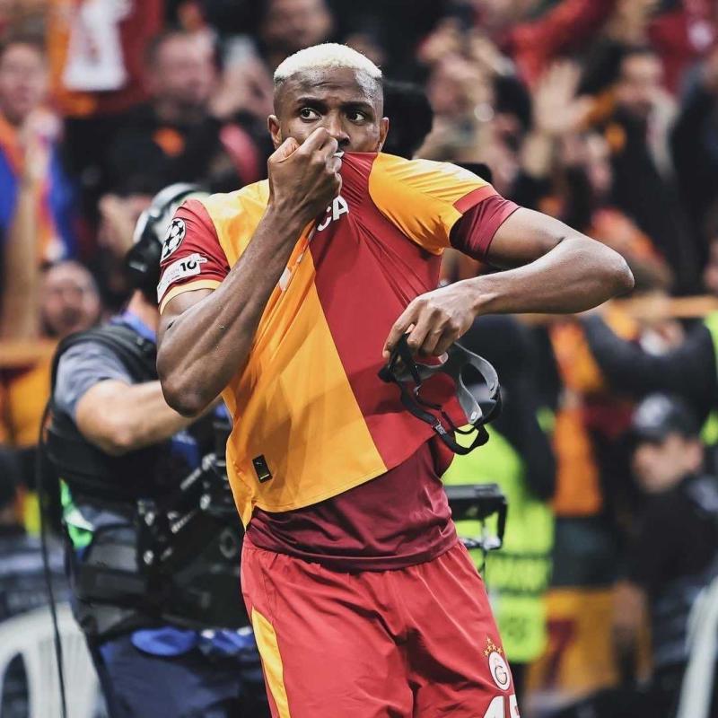 İngiliz yazar, Victor Osimhen transferini değerlendirdi! Rekor bedel ortaya çıktı
