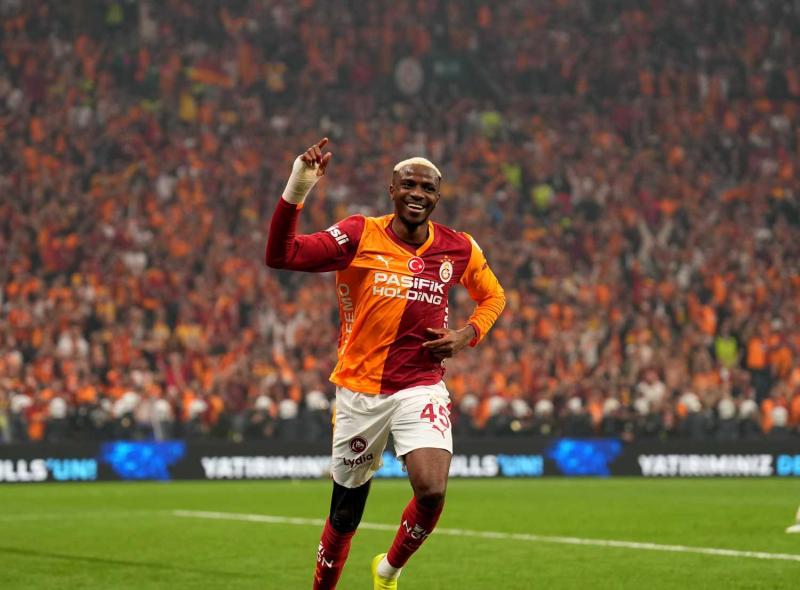 İngiliz yazar, Victor Osimhen transferini değerlendirdi! Rekor bedel ortaya çıktı