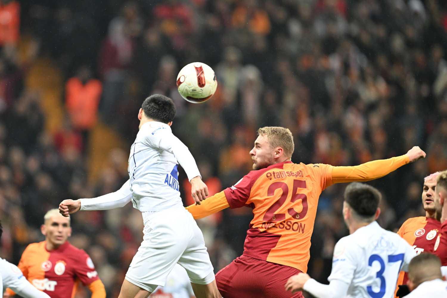 Victor Nelsson’a Çizme’den sürpriz talip! İşte Galatasaray’ın kararı
