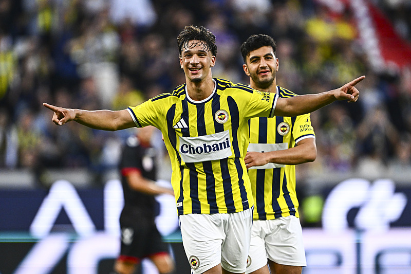 Fenerbahçe’den Süper Lig’in yıldızına kanca! Transfer takasla bitecek