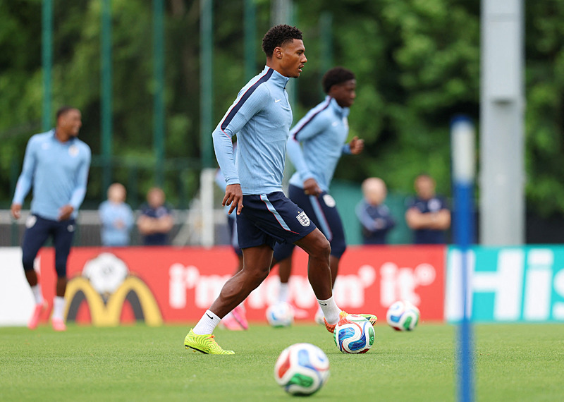 Fenerbahçe’ye Ollie Watkins transferinde müjdeli haber!