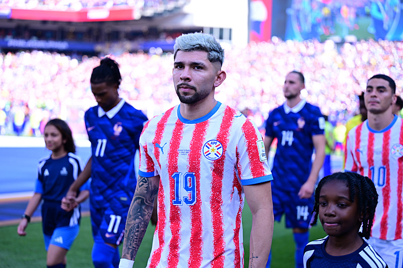 Galatasaray’da Okan Buruk onay verdi! Fransa’ya transfer çıkarması