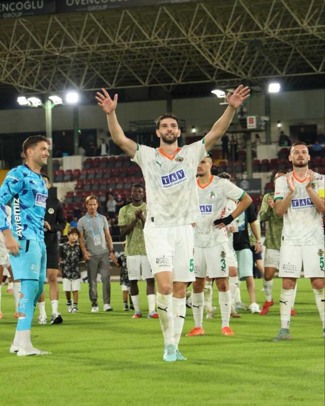 Transferde sıkı pazarlık! Galatasaray Süper Lig’in yıldızının peşinde