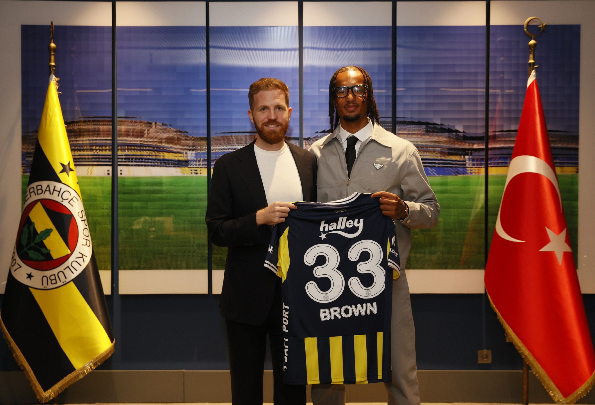 Chelsea ve Manchester United, Fenerbahçe’nin yıldızını istiyor!