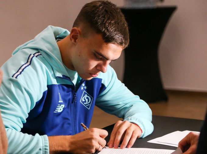Galatasaray’a transferde şok! Başka takıma imzayı attı